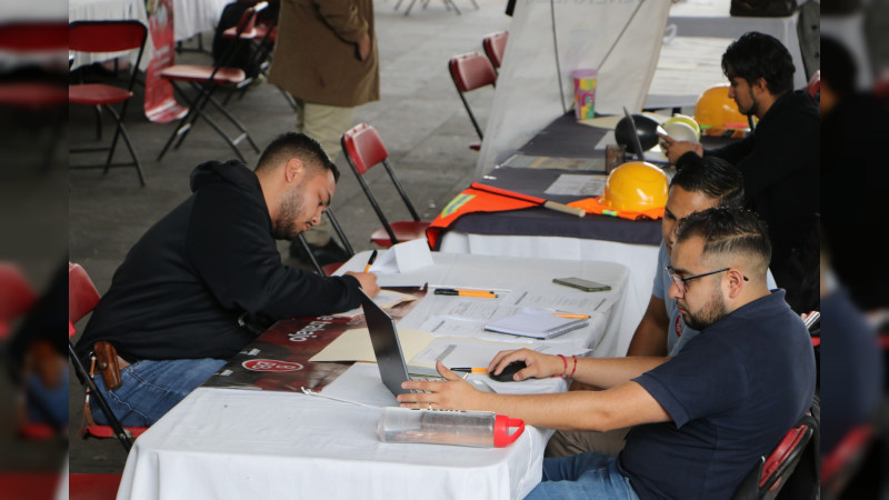 Se lleva a cabo Feria del Empleo 2024 en Ciudad Hidalgo, participando 22 empresas que ofrecieron más de 250 empleos 