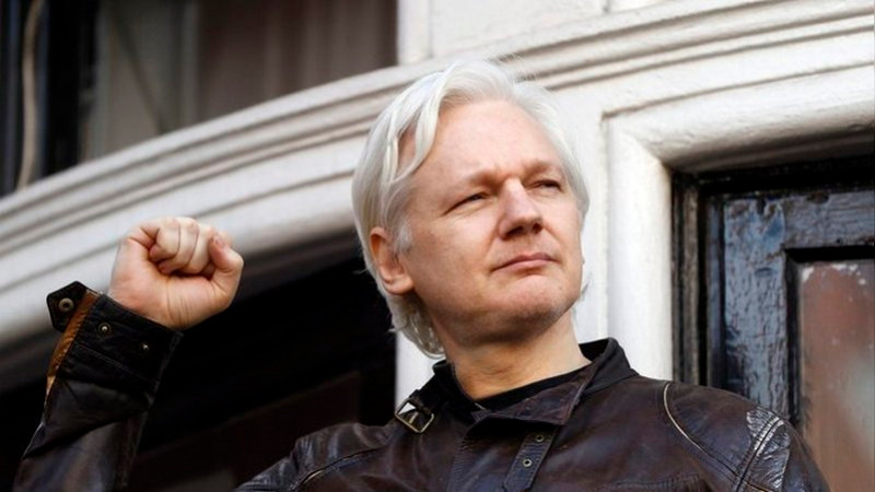 Celebra AMLO liberación de creador de WikiLeaks, Julian Assange 
