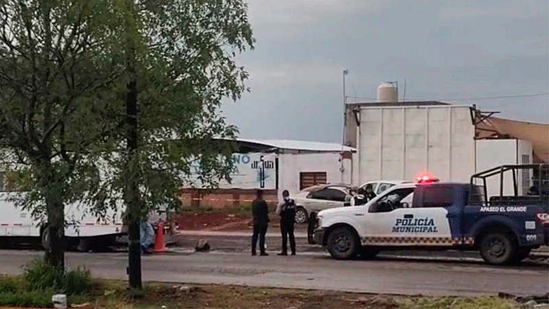Asesinan a tres personas en taller mecánico en fraccionamiento de Apaseo el Grande, Guanajuato 