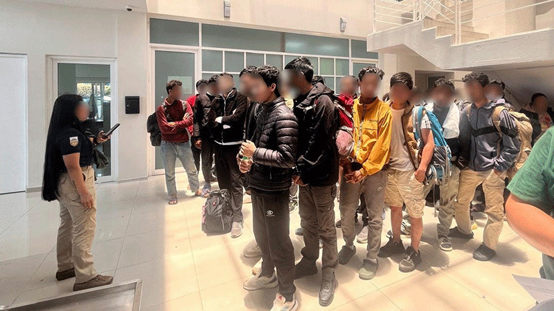 Rescatan a más de 80 migrantes durante cateo en el Estado de México 