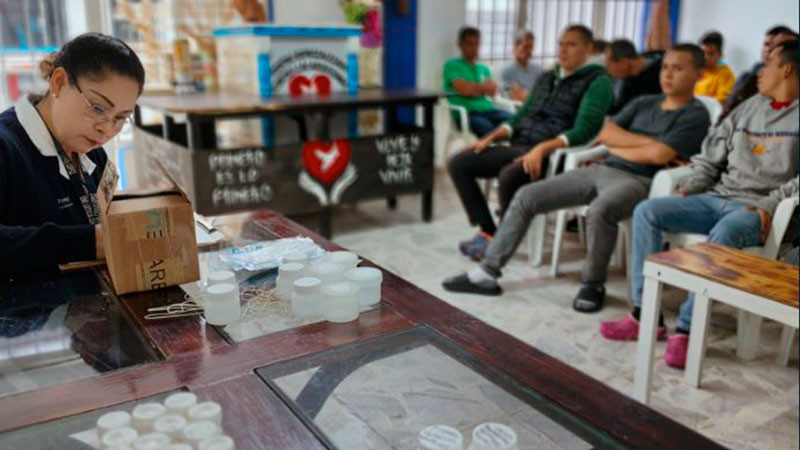 Centro de salud de Uruapan previene sobre dengue, tuberculosis y parasitosis 