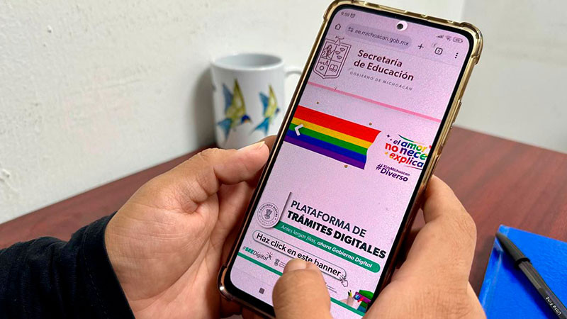 Miles de docentes de la Costa evitan traslado hasta Morelia con trámites digitales 