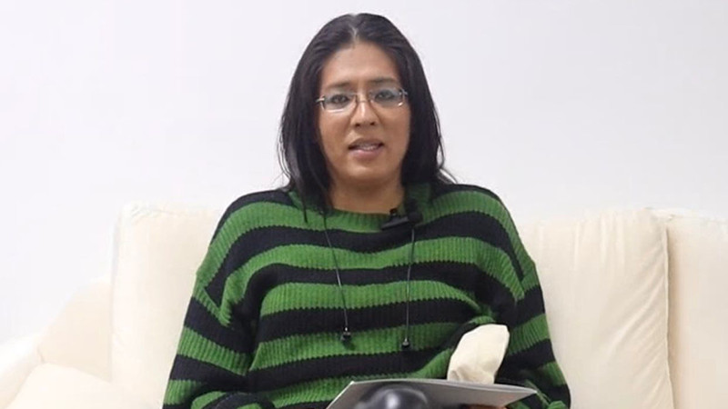  Camilia recibe certificado de bachillerato tras cambio de identidad de género 