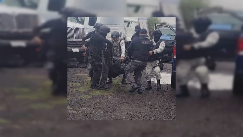 Se registra ataque armado contra elementos municipales sobre carretera Celaya-Salvatierra; hay dos lesionados de gravedad