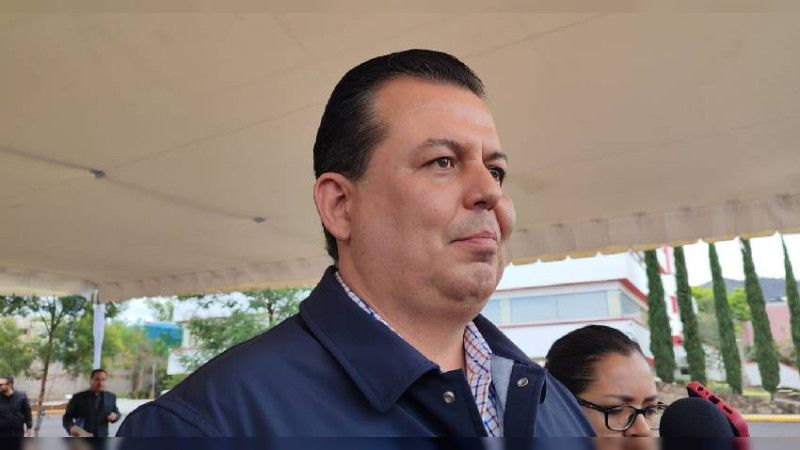 Alza la mano Memo Valencia para la gubernatura de Michoacán  