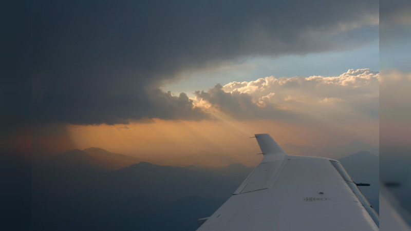 Realiza Gobierno de Michoacán octavo vuelo para estimulación de lluvias