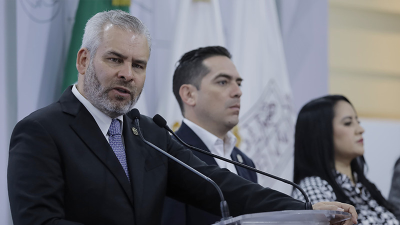 Productores de aguacate pagarán a Policía Auxiliar la protección a inspectores norteamericanos: Bedolla 