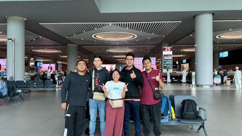Cinco estudiantes de la UTM participan en programa de tecnología en Japón