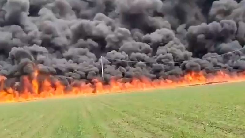 Incendio consume cinco establecimientos en Puebla 