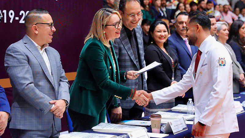 La UMSNH trabaja para mantener la acreditación de sus carreras: Rectora