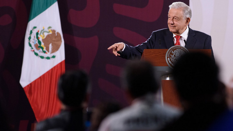 Juez ordenó nombrar magistrados faltantes del TEPJF para evitar mayoría calificada de la 4T: AMLO 