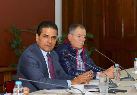 Acuerda Gobernador acciones para salvaguardar corridas de autobuses en Michoacán 