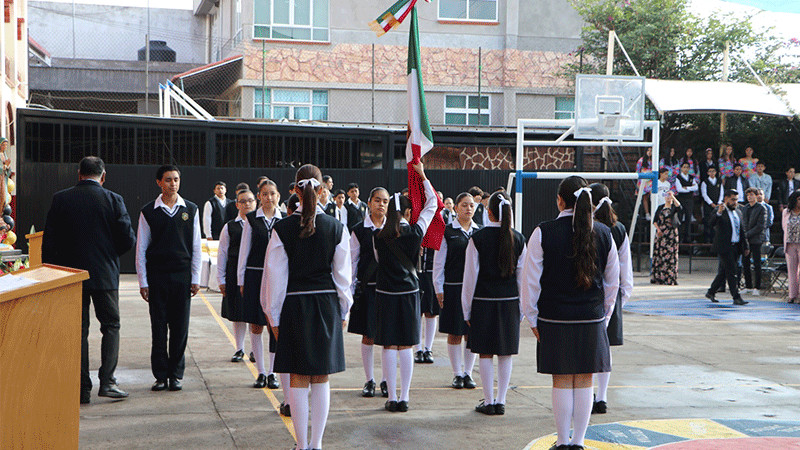 Regidora Martha Elva Solís asiste a clausura de fin de curso del Colegio Guadalupano Plancartino “José María Morelos” Nivel Secundaria