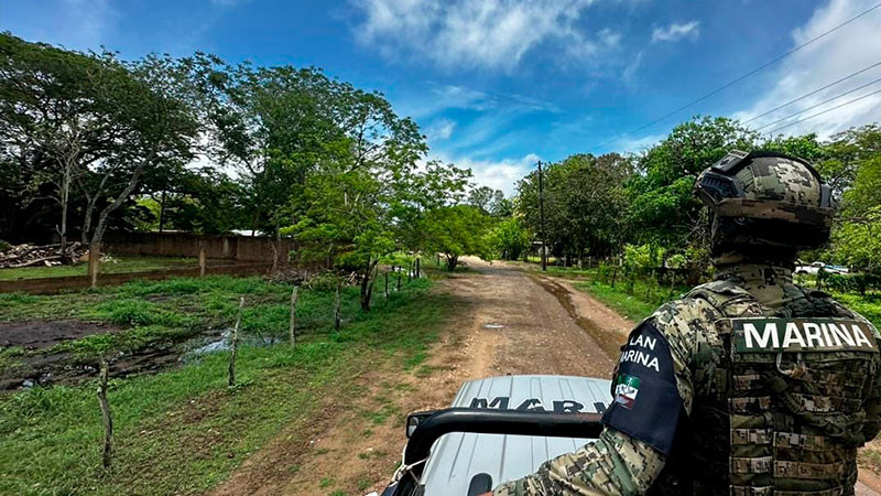 Semar evacua a familias que vivían en zonas de riesgo en Quintana Roo 