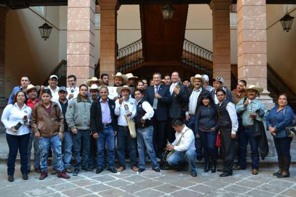 Propone el diputado Wilfrido Lázaro Ley para incentivar producción de mezcal en Michoacán - Foto 0 