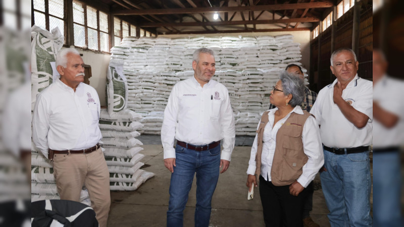 Concluye con éxito entrega de fertilizantes gratuitos a agricultores