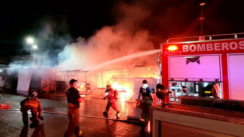 Atiende protección civil estatal incendio en el Mercado Independencia 