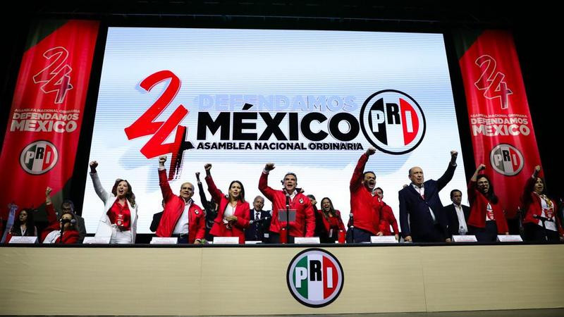 AMLO evita opinar sobre reforma del PRI que abre puerta a la reelección de ‘Alito’ Moreno 