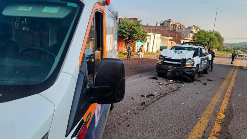 Motociclista choca contra patrulla en Tarimoro, Guanajuato; se encuentra grave