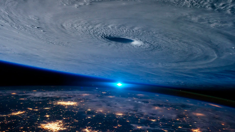 'Beryl' deja un muerto y 2 millones sin electricidad en Texas; se degrada a tormenta tropical 