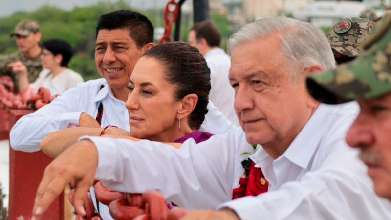 PEF 2025 se elabora en conjunto con Sheinbaum, pero ella tiene la decisión, aclara AMLO 