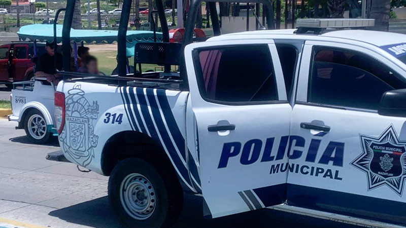 Escuadrón Acuático de Mazatlán arresta a 10 personas por causar actos de molestia en la playa 