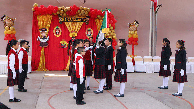 Regidora Martha Elva Solís Durán presidió clausura de fin de cursos de