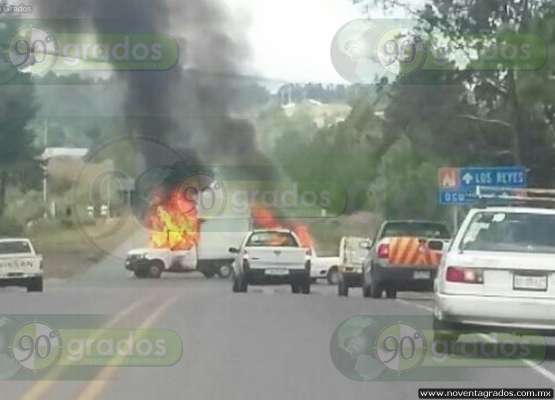 Michoacán: Bloqueos e incendios de vehículos por parte de Normalistas 