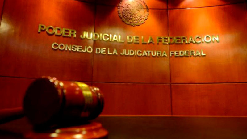 Exhiben sueldos y prestaciones de integrantes del Poder Judicial en ‘mañanera’ de AMLO 