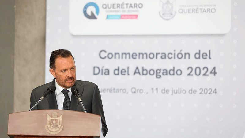Juristas fortalecen instituciones de Querétaro: Mauricio Kuri 