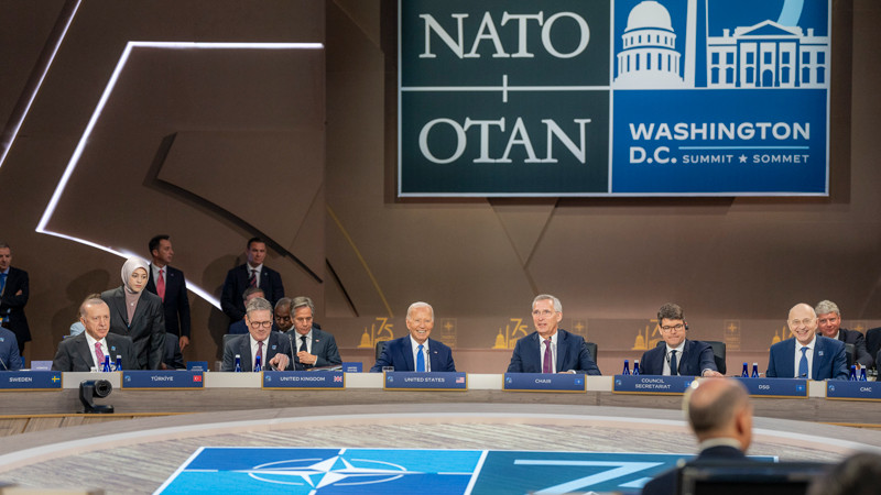 Reitera Biden que sigue en campaña, a pesar de dos "lapsus" más; confunde a Zelenski con Putin 