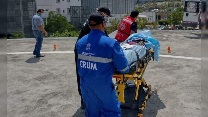 Gobierno de Michoacán atiende a lesionados en accidente de carretera Morelia-México