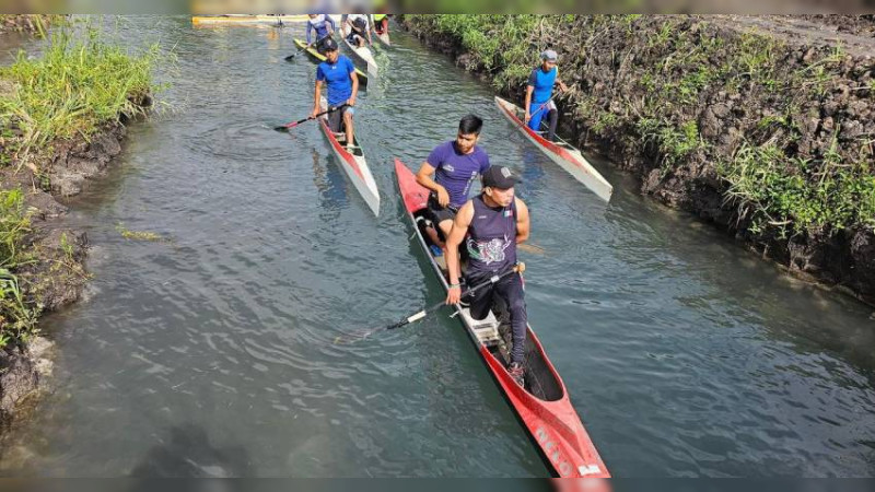 Regreso del canotaje, muestra de la recuperación del lago de Pátzcuaro: Torres Piña 