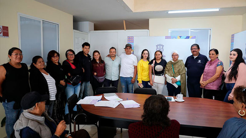 Gobierno de Morelia entrega apoyos económicos a comerciantes del mercado Independencia 