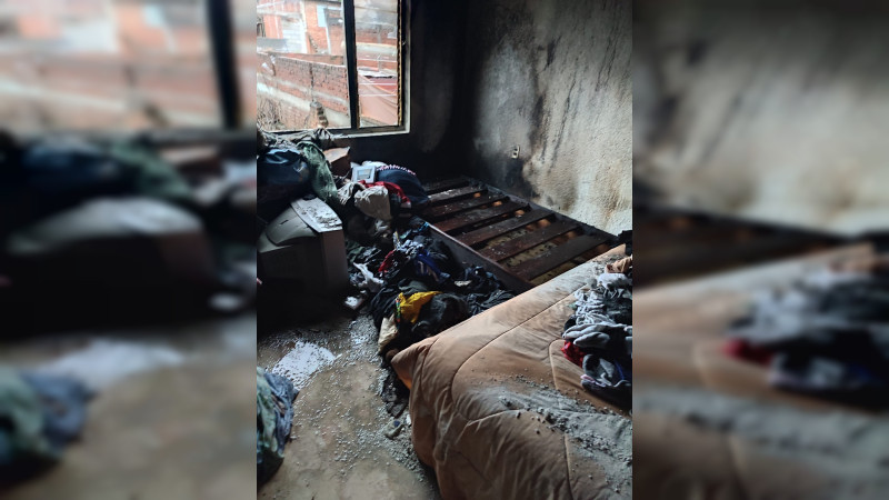 Se incendia vivienda en Pátzcuaro, Michoacán; solo hubo daños materiales 