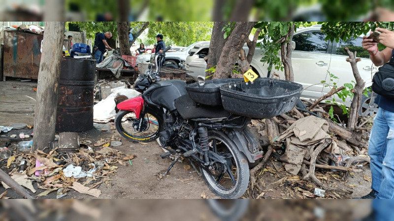 Aseguran motos y enervante en cateo a domicilio en Apatzingán, Michoacán: Hay un detenido 