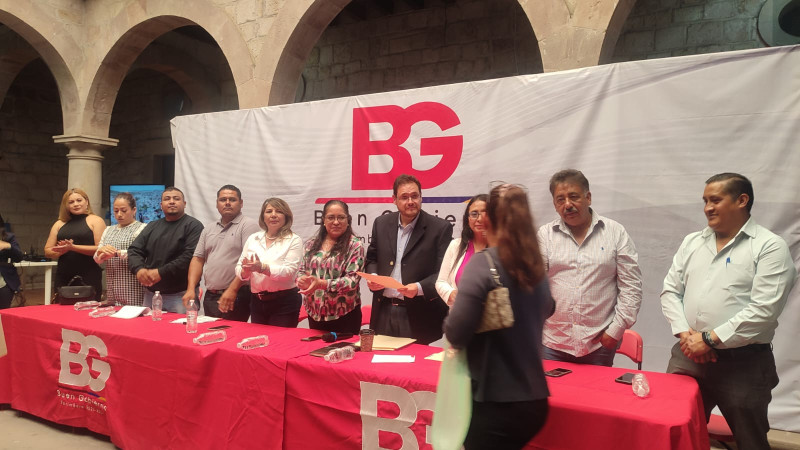 Ayuntamiento de Tarímbaro entrega documentos de liberación a vecinos de San Bernabé de la Ladera 