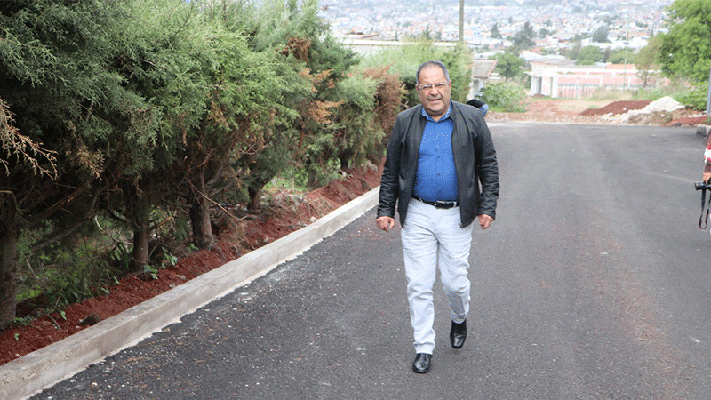 José Luis Téllez Marín en gira de trabajo por la cabecera municipal; supervisa obras de beneficio social