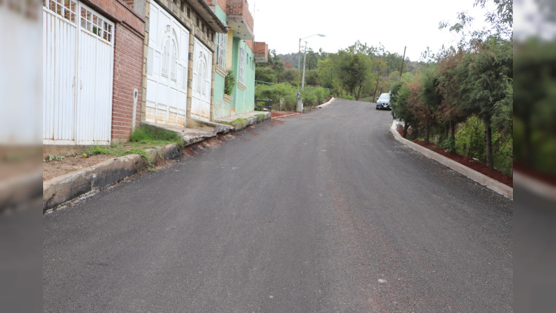 José Luis Téllez Marín en gira de trabajo por la cabecera municipal; supervisa obras de beneficio social