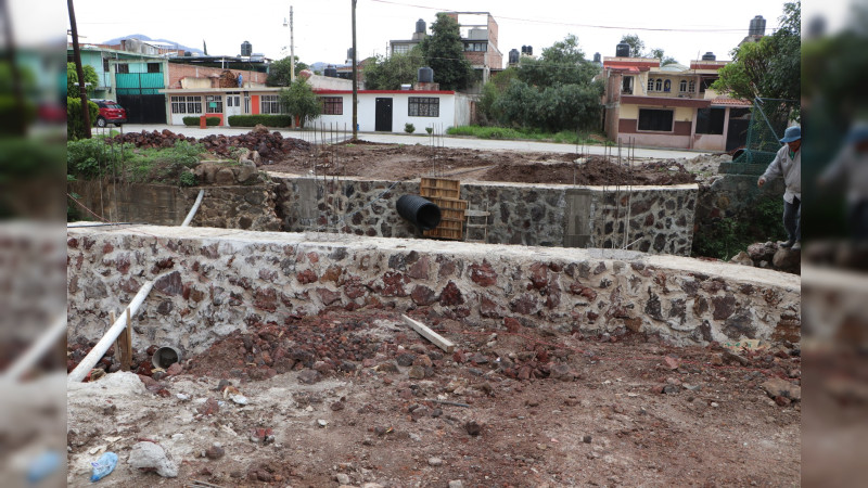 José Luis Téllez Marín en gira de trabajo por la cabecera municipal; supervisa obras de beneficio social