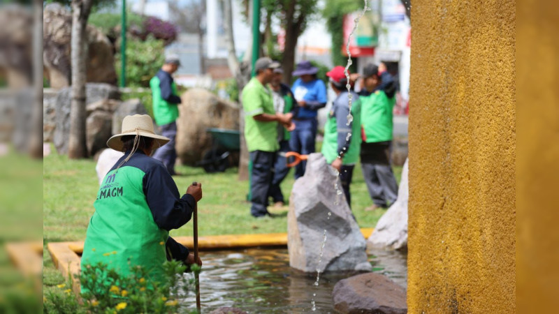 En todo Morelia se embellecen áreas verdes