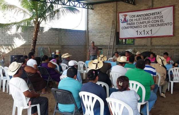 Equipos de trabajo populares se reúnen en Huetamo 