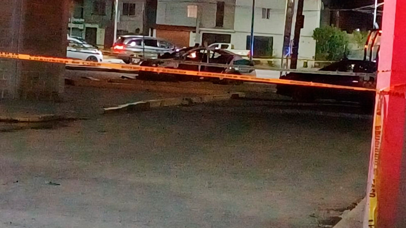 Encuentran restos humanos dentro de un taxi, en Celaya, Guanajuato 