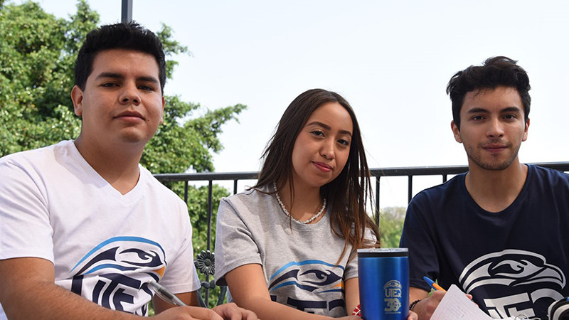 Reconocen a Ganadores de Olimpiada Estatal de Química en Querétaro 