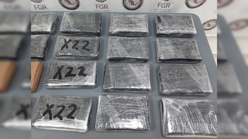 Asegura FGR más de 22 kilos de droga y detiene a tres personas en Nuevo León