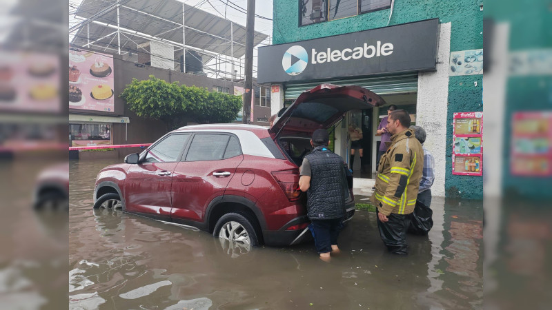 Brinda PC estatal apoyo a habitantes de colonia Prados Verdes