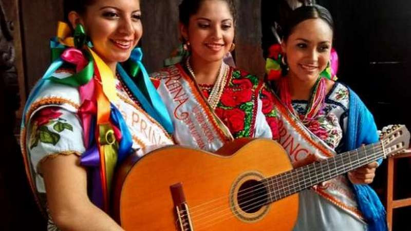 Van por generar 60 mdp con Feria Internacional de la Guitarra en Paracho, Michoacán 