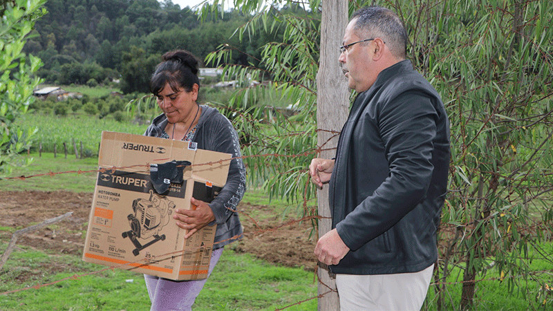 José Luis Téllez Marín supervisa diversas obras de beneficio social y entrega bomba de agua 