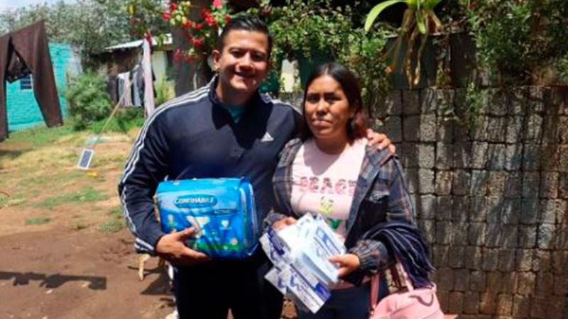 Víctor Zurita lleva al templo el Buen Pastor la Caravana de Servicios  
