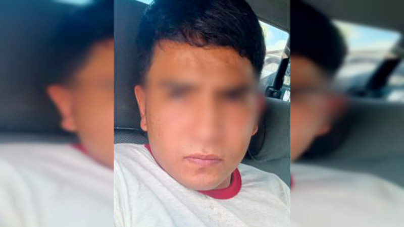 Detienen a sujeto en posesión de varias licencias de conducir apócrifas en Querétaro 